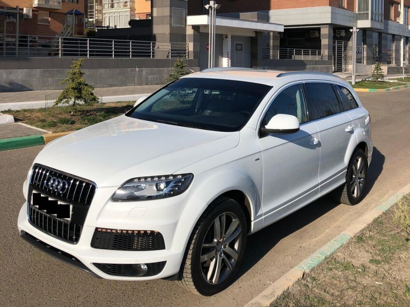 Audi q7 White