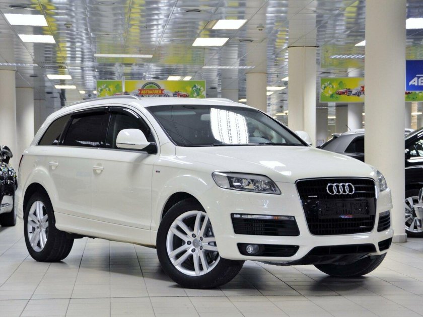 Audi q7 белая