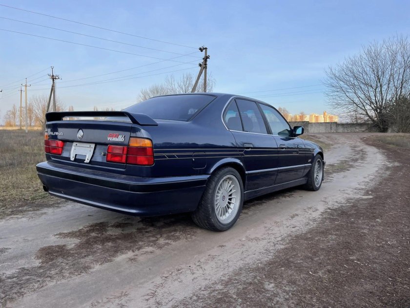 Alpina b10 Biturbo engine