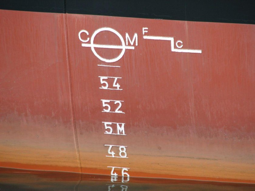 Грузовая марка на судне