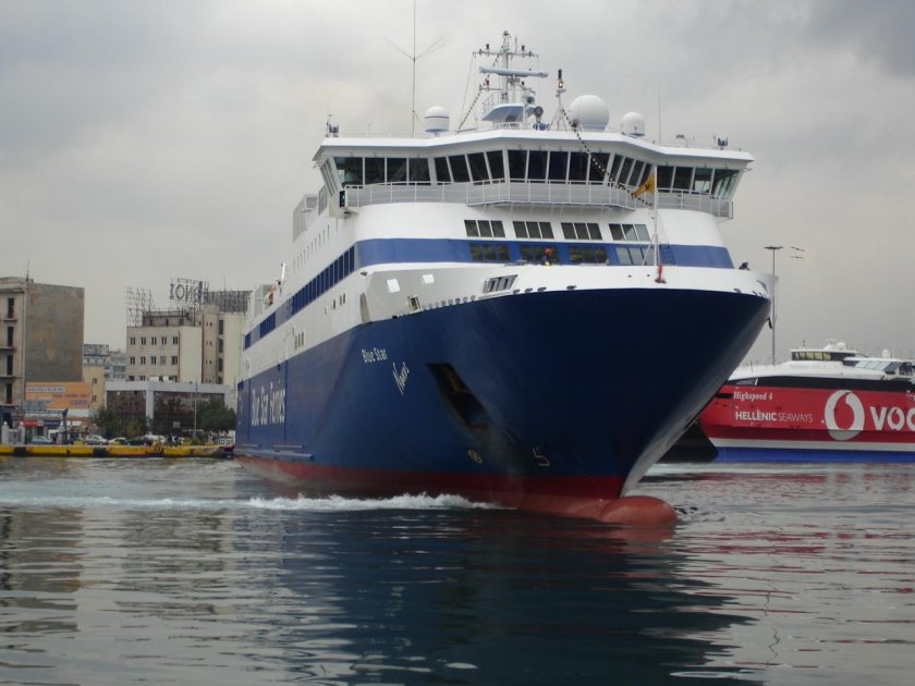 Ватерлиния на корабле фото