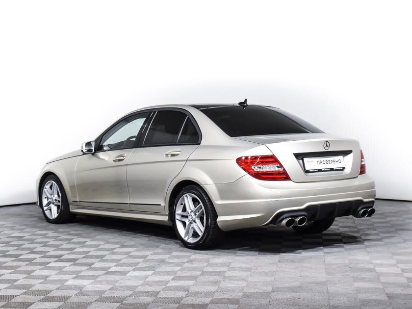 Светло бежевый Мерседес e 2016