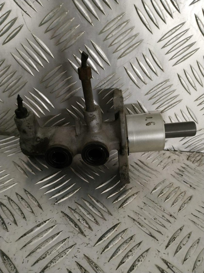 Главный тормозной цилиндр Opel Astra g