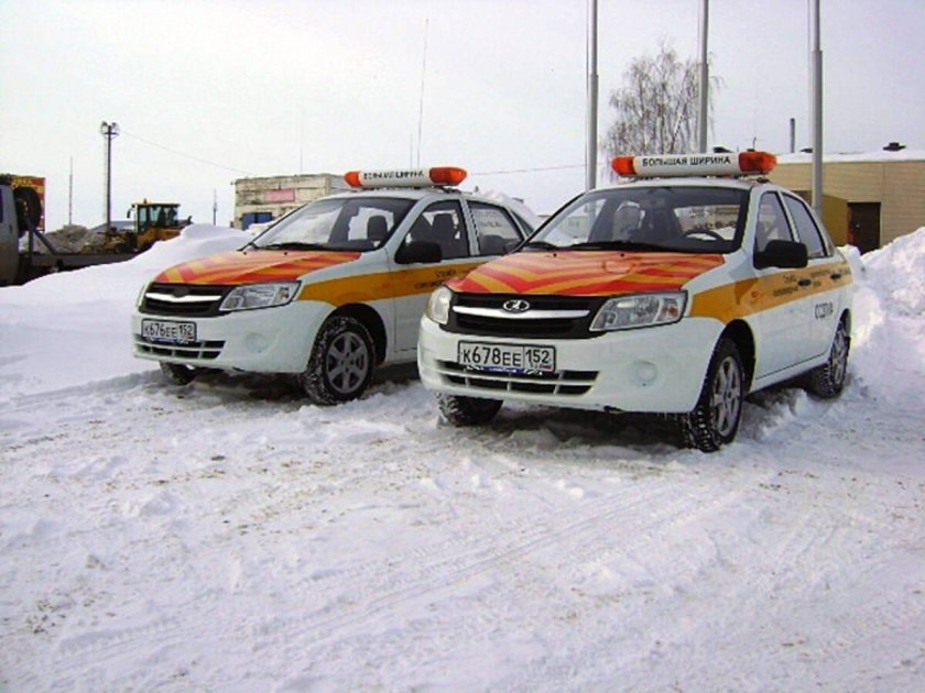 Желтый маячок на автомобиле