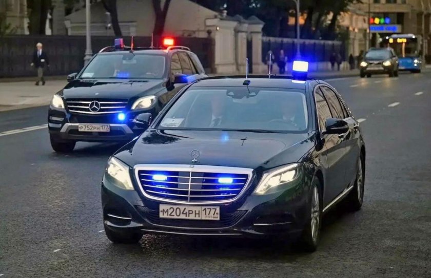 Мерседес 222 кортеж