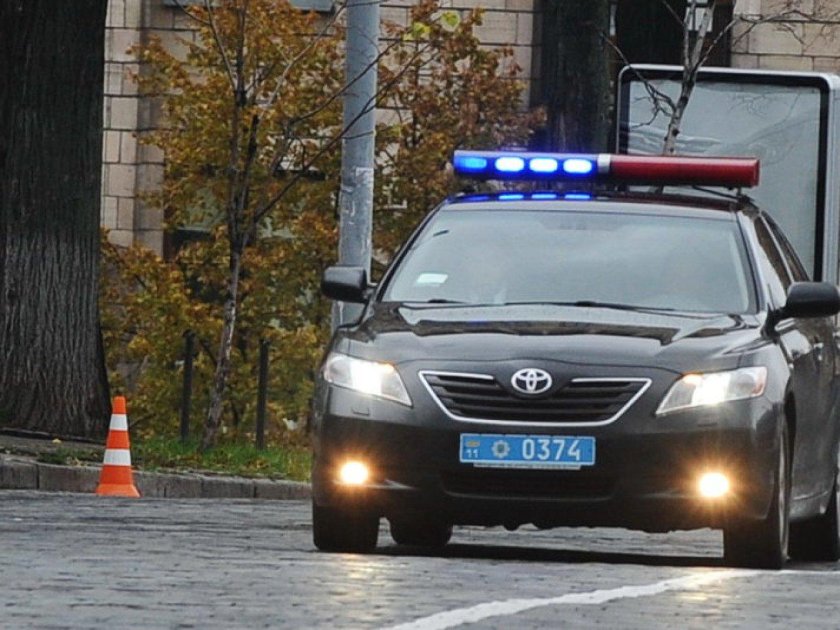 Машина ГАИ С проблесковыми маячками