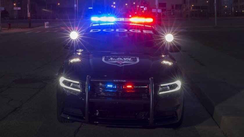 Полицейский Додж Чарджер