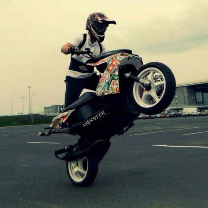 Honda Dio 27 Stunt