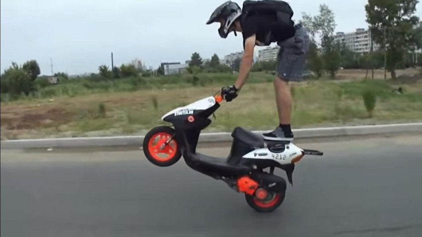 Ямаха 50 кубов стант