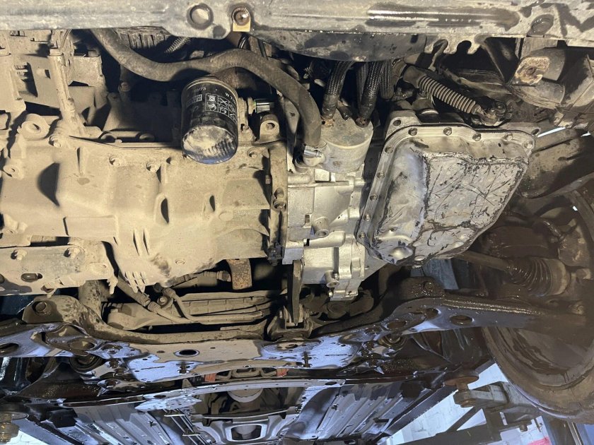 Вид снизу Мазда 3 2,0 BK