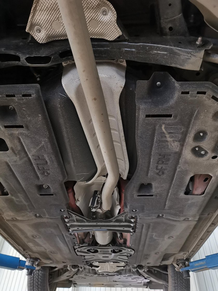 Mazda 6 GJ днище