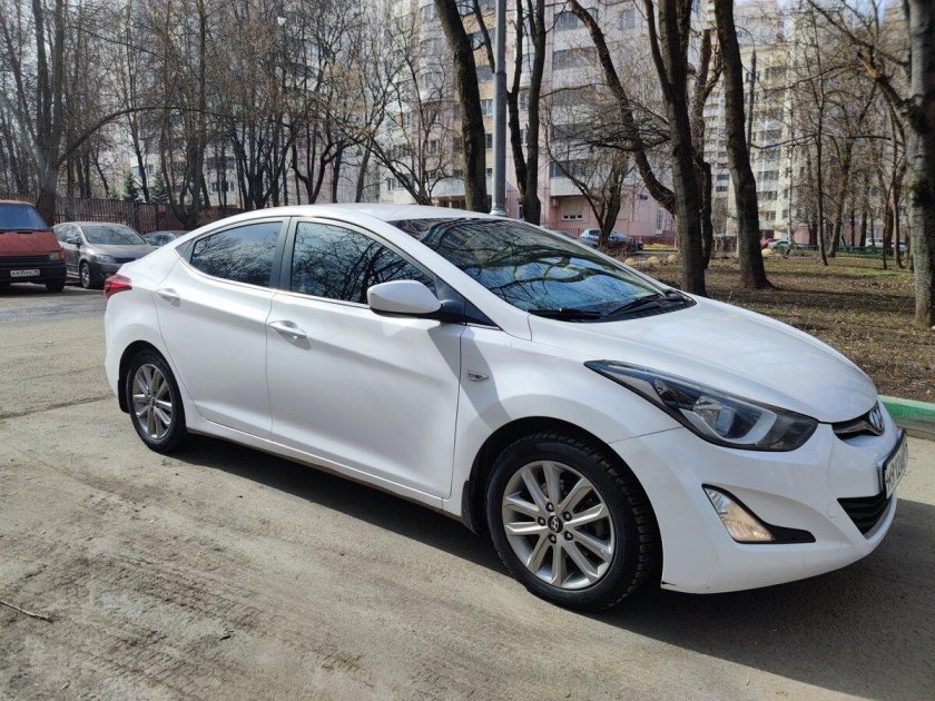 Hyundai elantra v