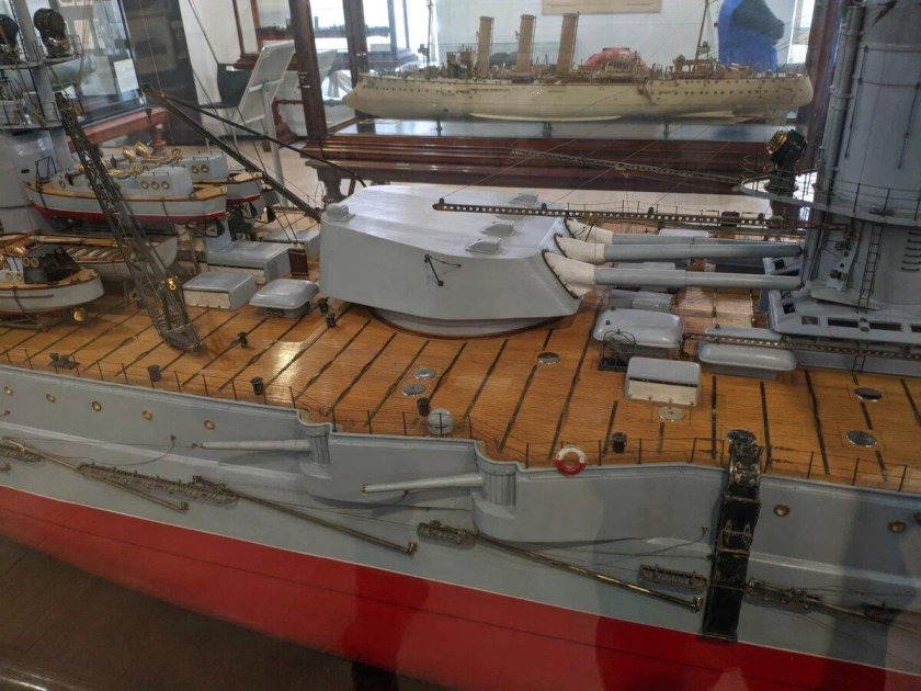 Выброшенный корабль в Эльтигене