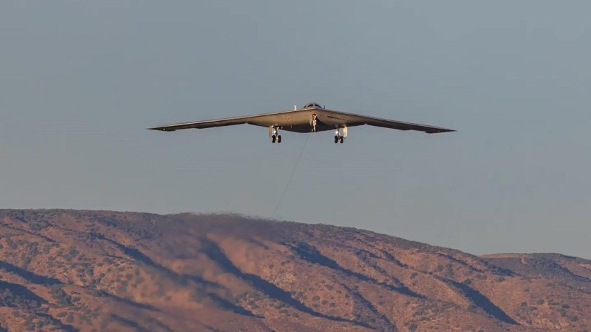 Стелс-бомбардировщик b-21 Raider