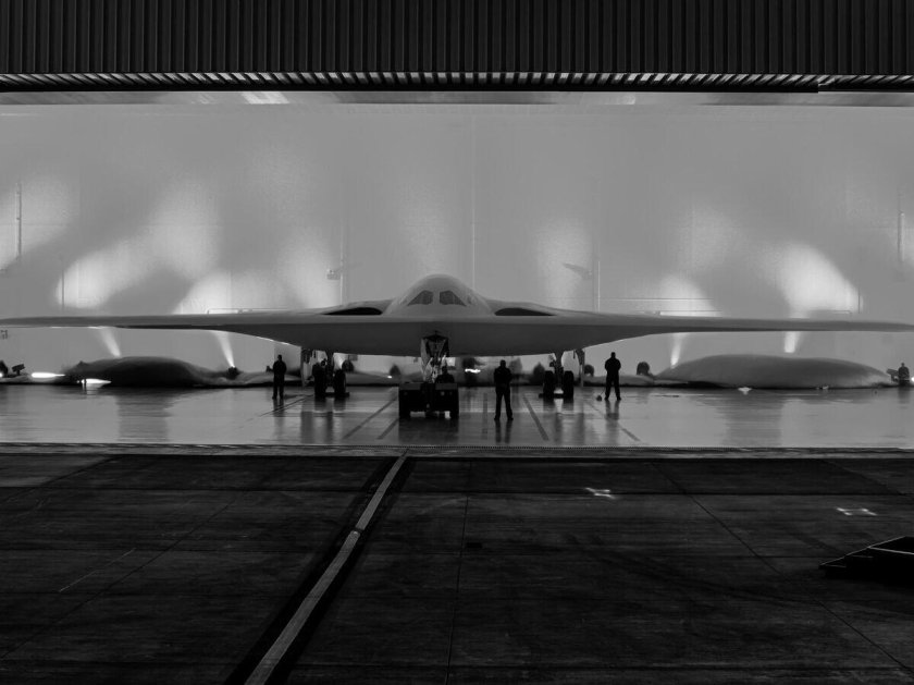 Стелс-бомбардировщик b-21 Raider