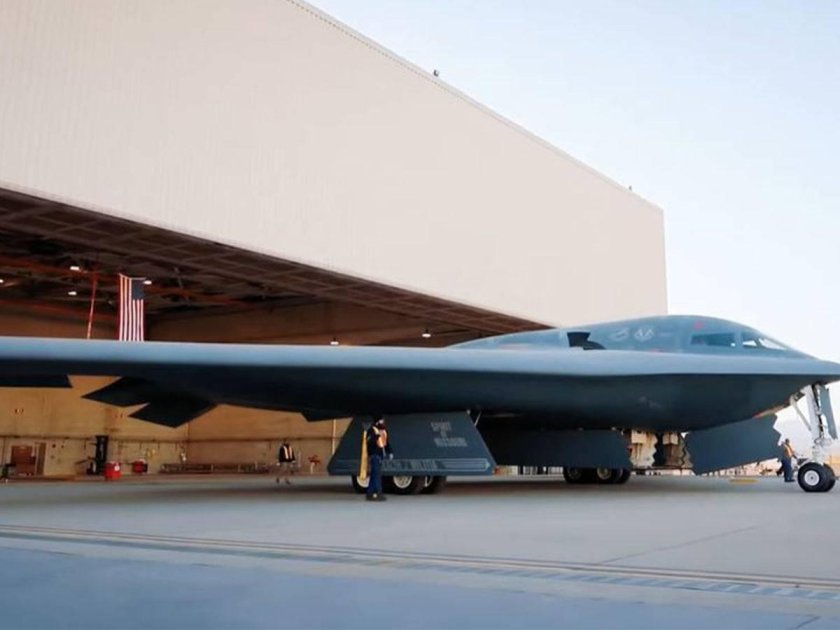 B 2 spirit стелс бомбардировщик