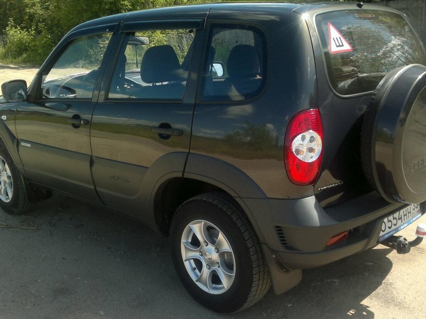 Зелено коричневый металлик Нива Шевроле