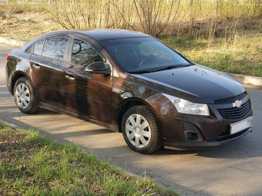 Шевроле Круз коричневый металлик