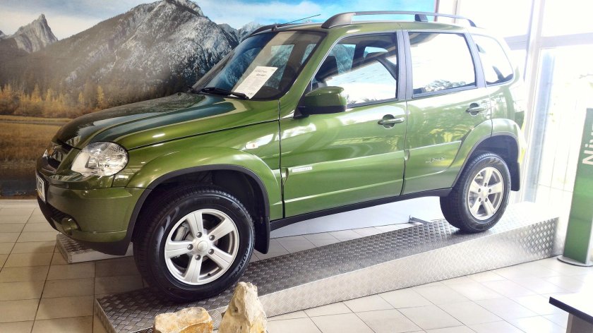 Шевроле Нива бронза металлик 151