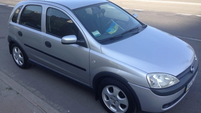 Опель Корса 2002г