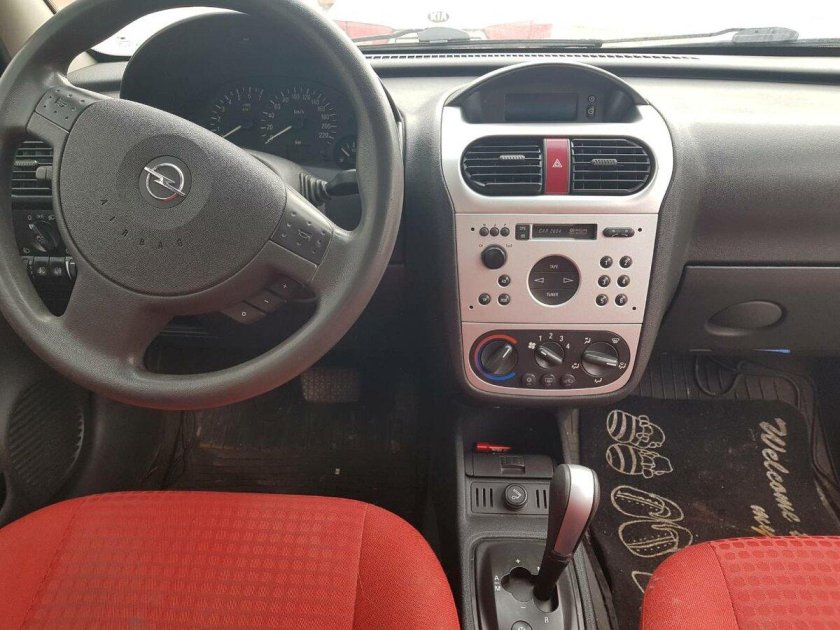 Opel Corsa 2003 салон