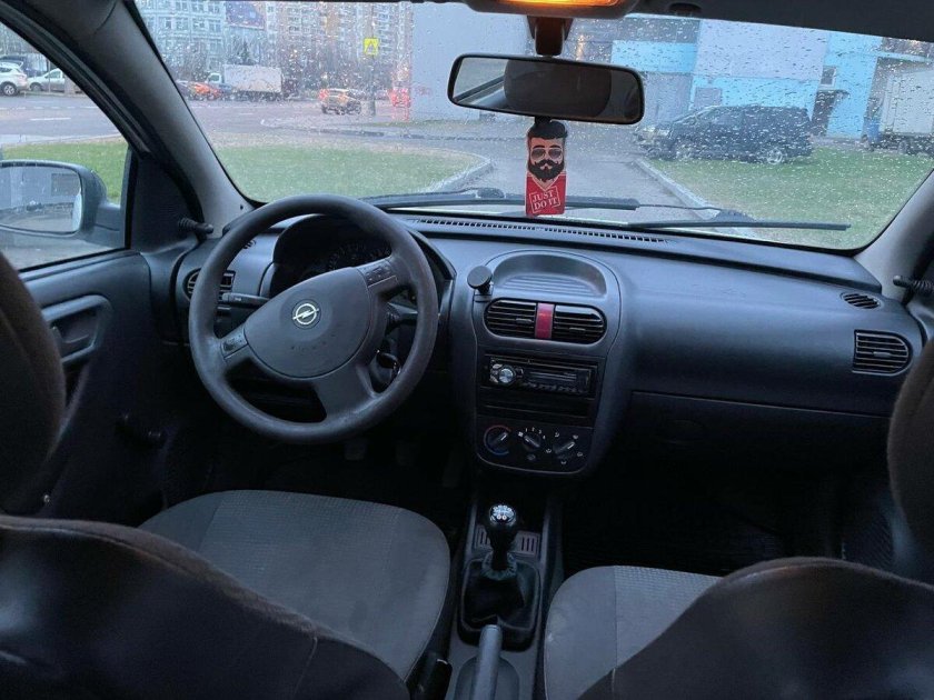 Опель корса 2003 года