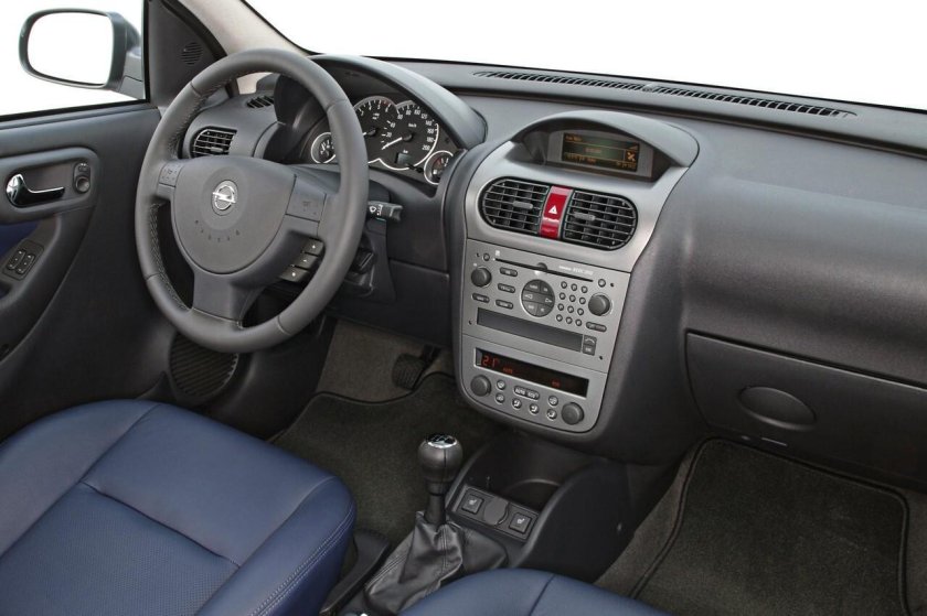 Opel corsa c 2006 салон