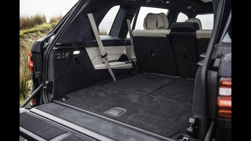 BMW x7 багажник
