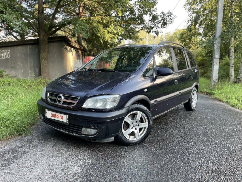 Opel Zafira a Рестайлинг