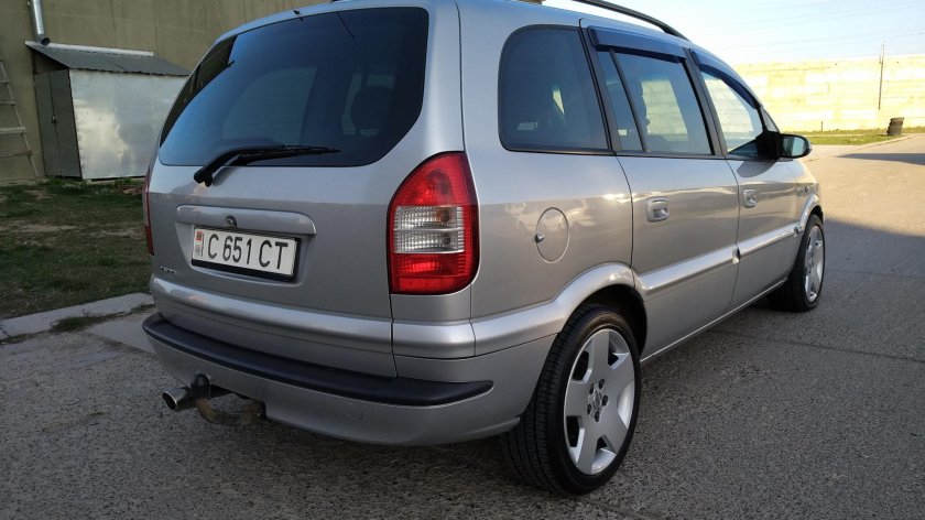 Opel Zafira 1