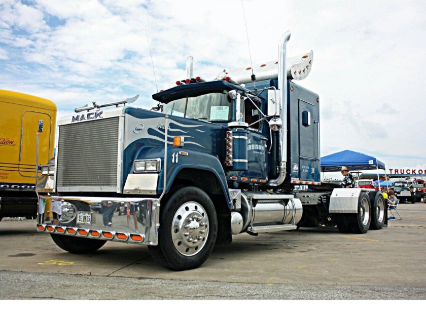 Американские тягачи Mack