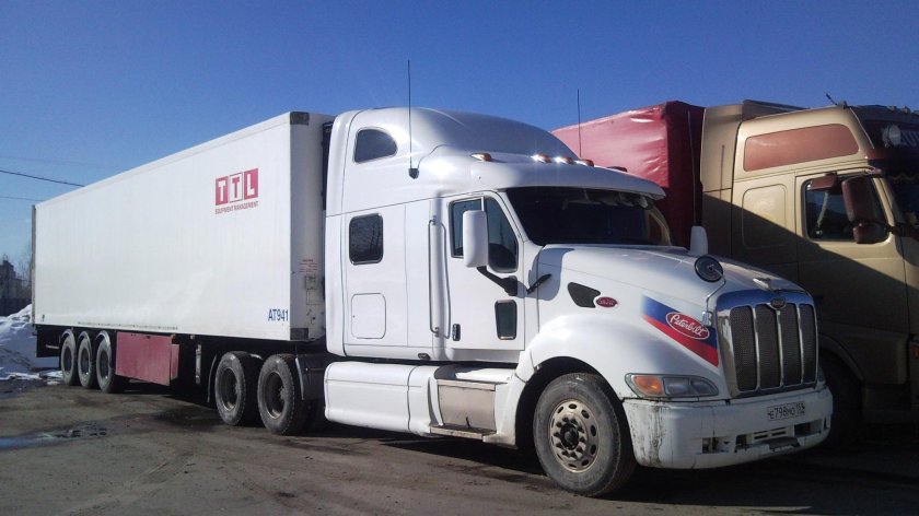 Тягач Петербилт 387