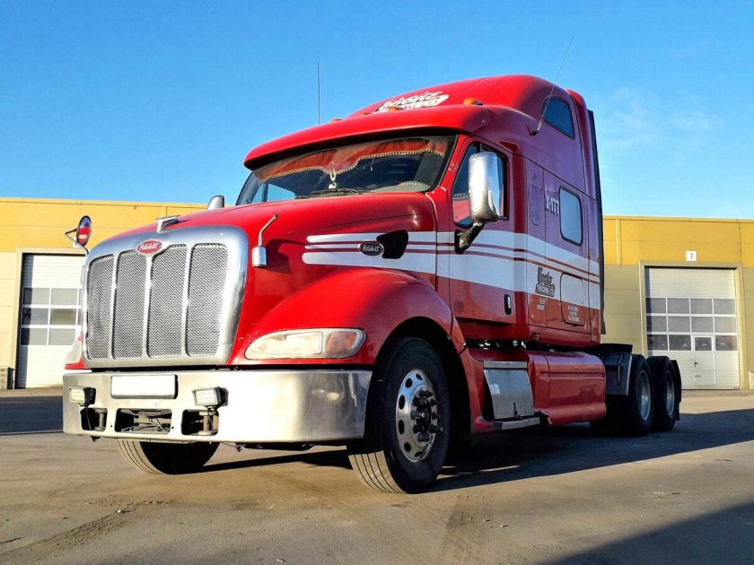 Тягач Петербилт 387