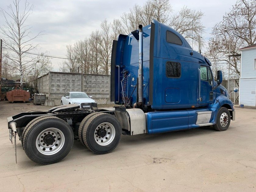 Peterbilt 387 6x4 Rear view