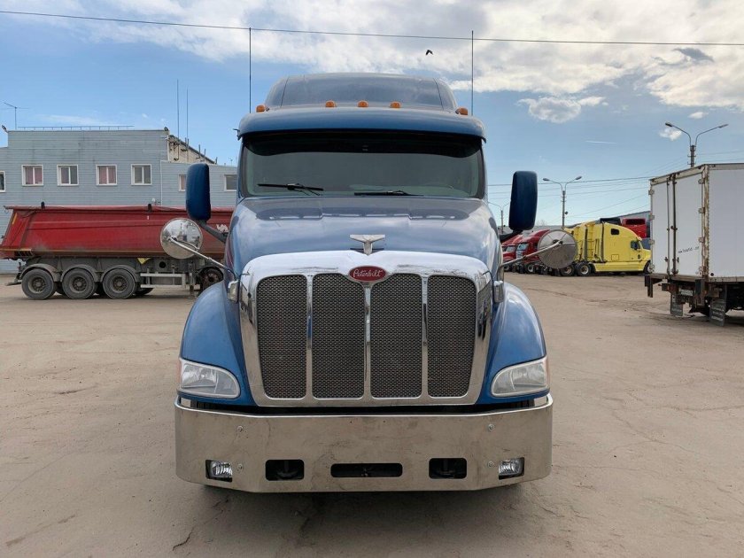 Петербилт 387 2004