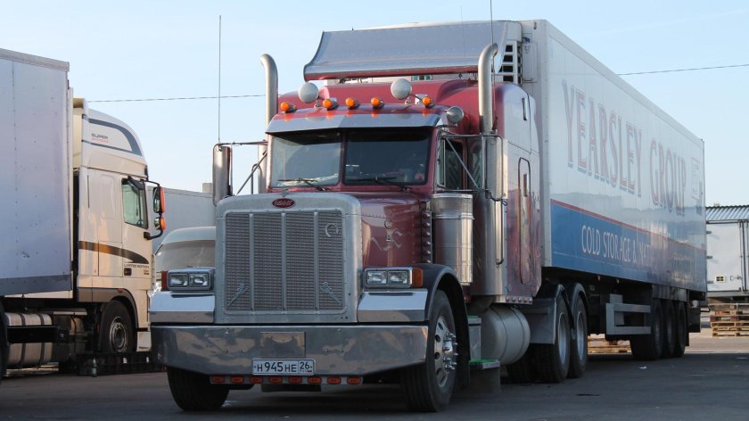 Грузовик Петербилт 379