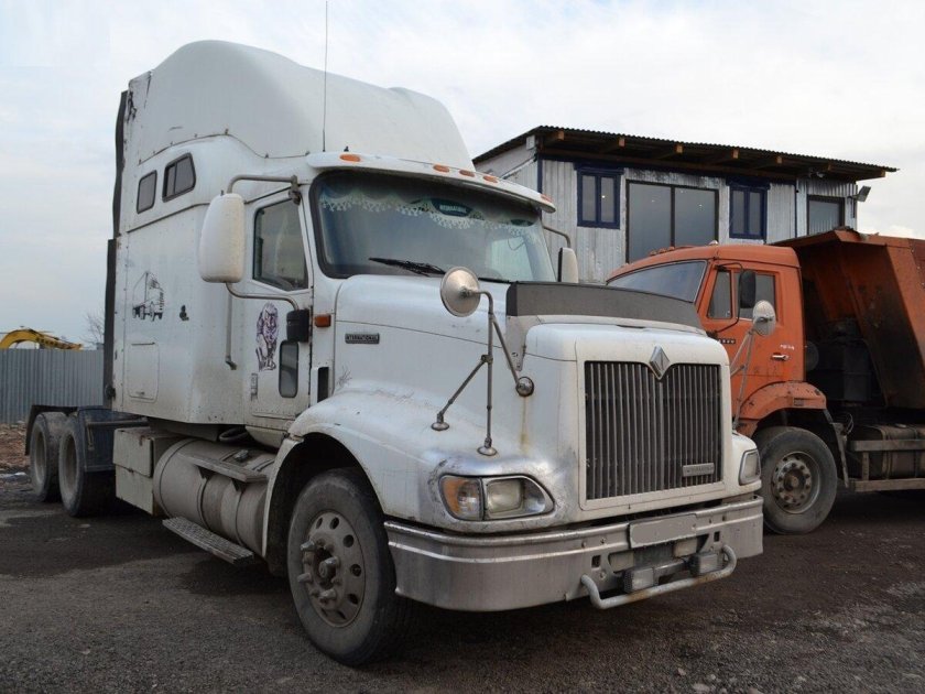 Тягачи International 9200