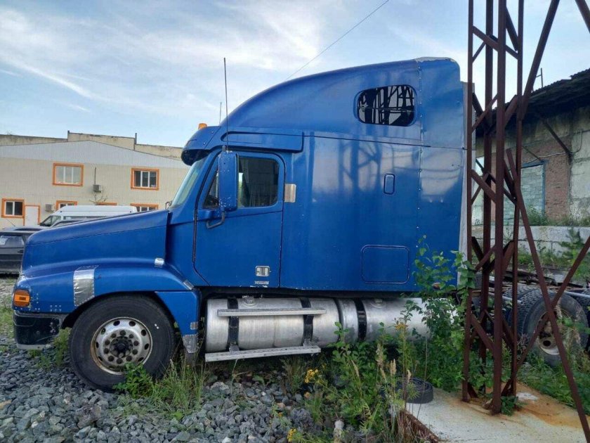 Фредлайнер коламбия 2003