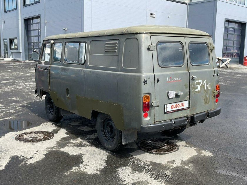 УАЗ 3909 зеленый