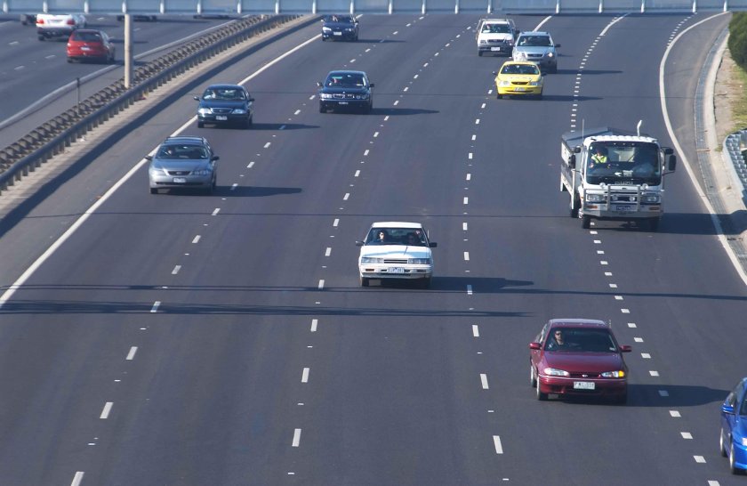 Полосы движения на дороге