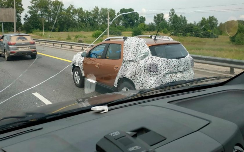 Дастер с радаром на трассе