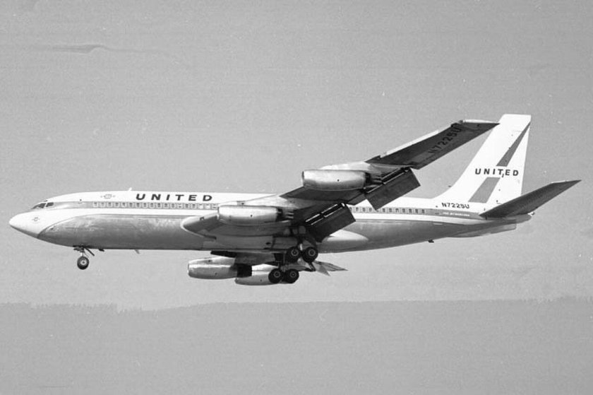 Boeing 720 United