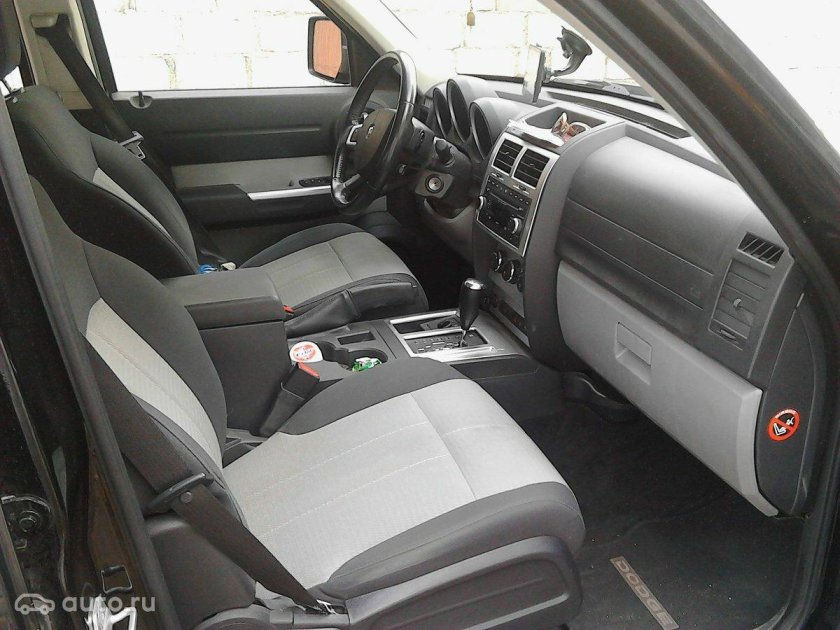 Dodge Nitro 2007 салон