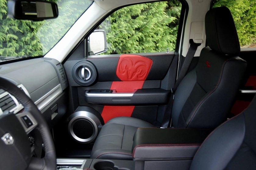 Додж нитро 2007 салон