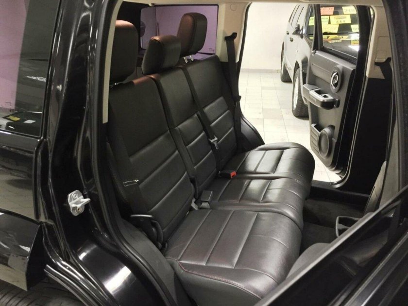 Dodge Nitro 2008 салон