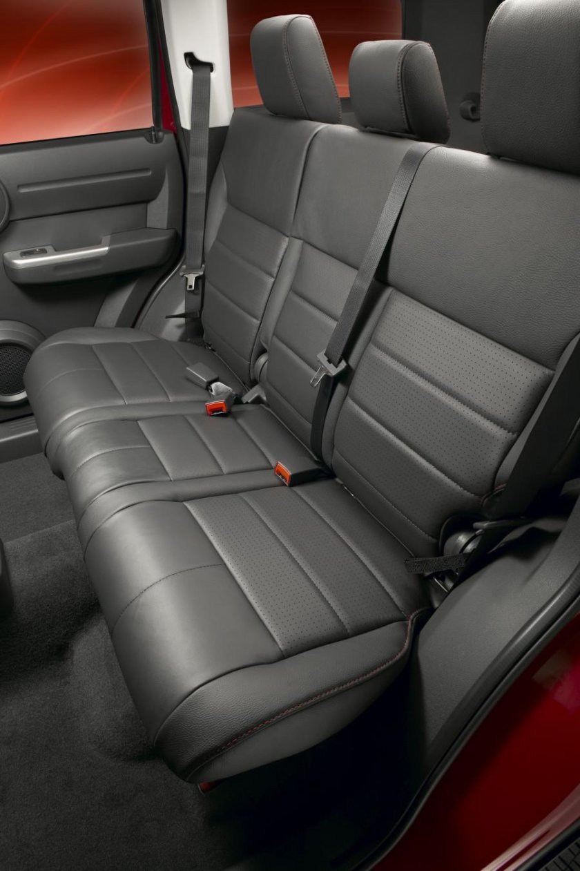 Додж нитро 2007 салон