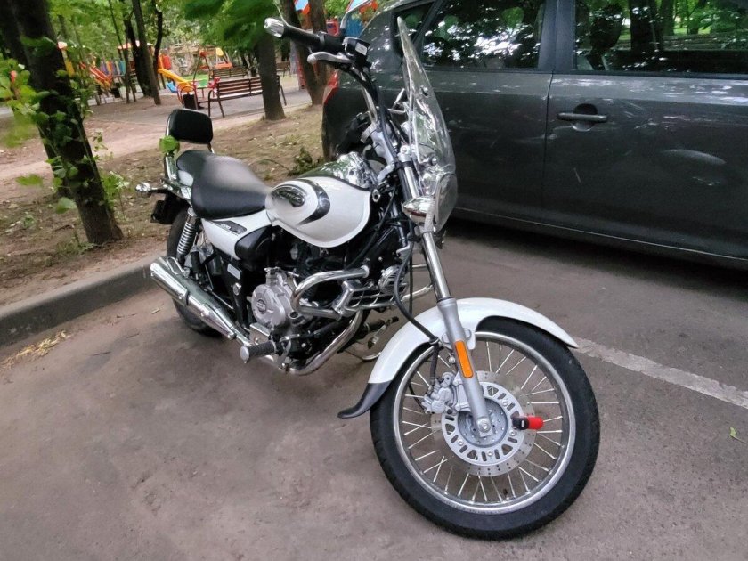 Баджадж авенджер 220