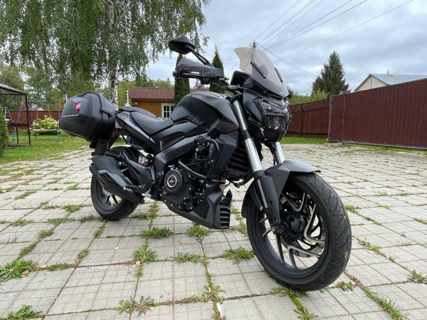 Мотоцикл bajaj dominar 400