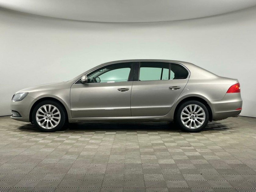 Skoda superb 2011