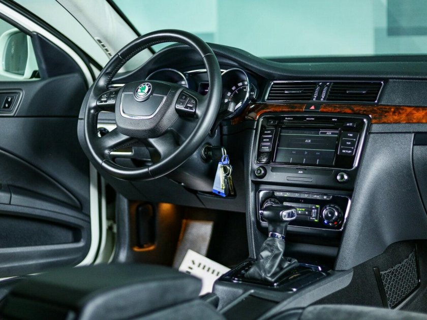 Шкода Суперб 2012